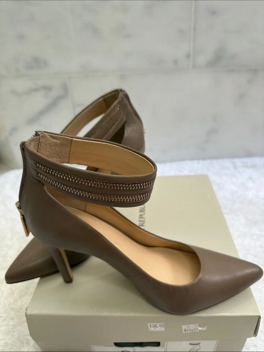 Banana Republic Taupe Pointed-Toe Ankle-Strap Pumps 8m NIB